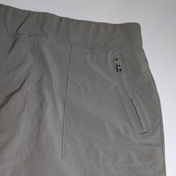 Athleta Chelsea Cargo Skort Women's Size 4 Gray Stretch Pockets Active Outdoor - Picture 7 of 12